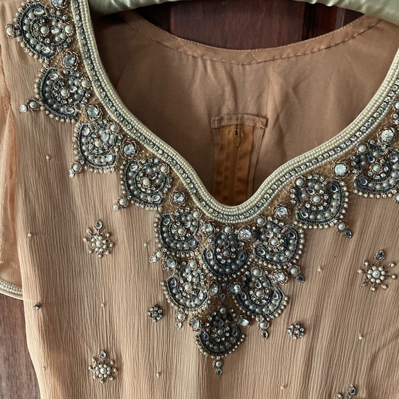 Pakistani designer chiffon kameez (shirt) embroidered with beads and pearlwork - Picture 5 of 14